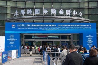 从 “光谱稳定” 到 “护眼靠谱”：柯达白泽系列护眼大路灯闪亮第25届COOC展