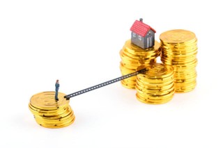 如何在房地产市场中做出理性的选择？这些选择会受到哪些因素影响？