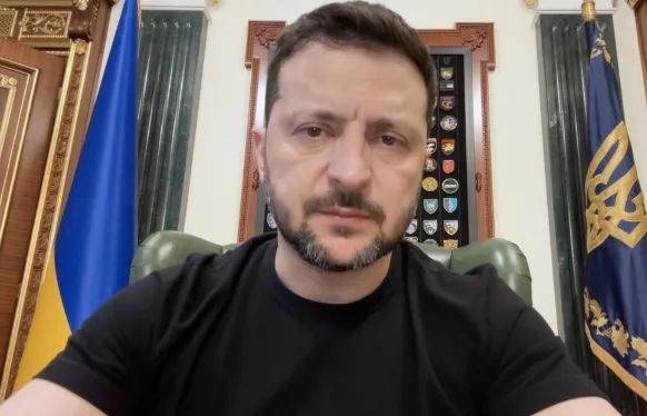 泽连斯基猛批美国：软弱！连俄罗斯都不敢提  第1张