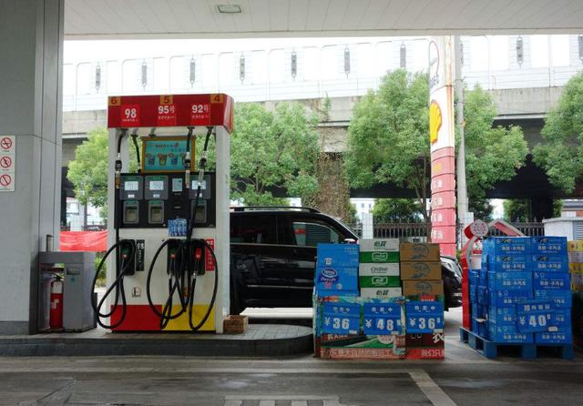 如何正确为车子加油并确保燃油的合理使用?加油时如何选择合适的油品? 第1张 如何正确为车子加油并确保燃油的合理使用?加油时如何选择合适的油品? 第1张