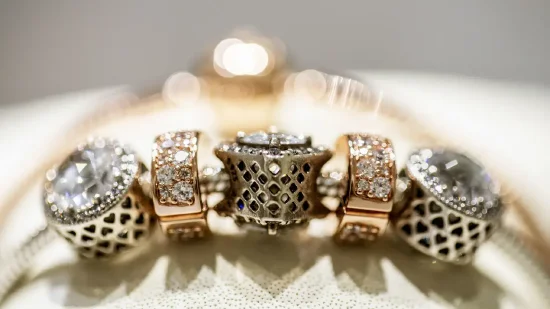 丹麦珠宝商潘多拉警告：美国关税或将引发珠宝行业全面涨价潮  第1张