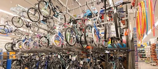 “我会盯着你”！沃尔玛将涨价，特朗普破防：怎么能怪关税，你赚了几十亿该吞下关税！更多美企加入涨价行列  第8张