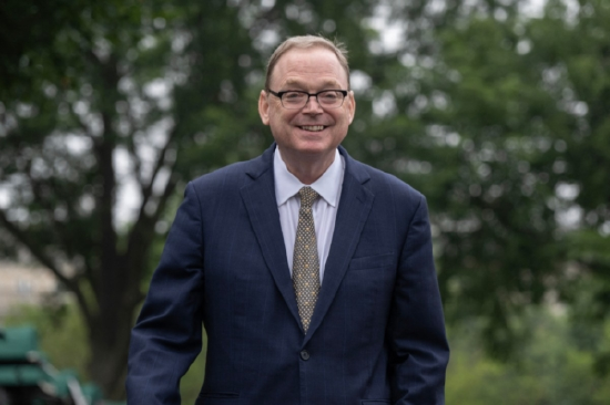 12月24日外盘头条:美国消费者信心连续第五个月下滑 金银连续两日刷新历史新高 特朗普提美联储主席必要条件 第7张 12月24日外盘头条:美国消费者信心连续第五个月下滑 金银连续两日刷新历史新高 特朗普提美联储主席必要条件 第7张