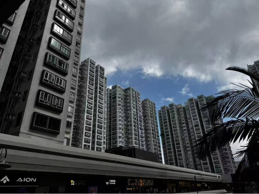 2025香港楼市复盘：房价租金齐回暖  第1张