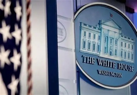 2月7日外盘头条:白宫考虑对房屋建筑商启动反垄断调查 比特币重返70000美元 苹果计划开放第三方语音AI助手 第2张 2月7日外盘头条:白宫考虑对房屋建筑商启动反垄断调查 比特币重返70000美元 苹果计划开放第三方语音AI助手 第2张