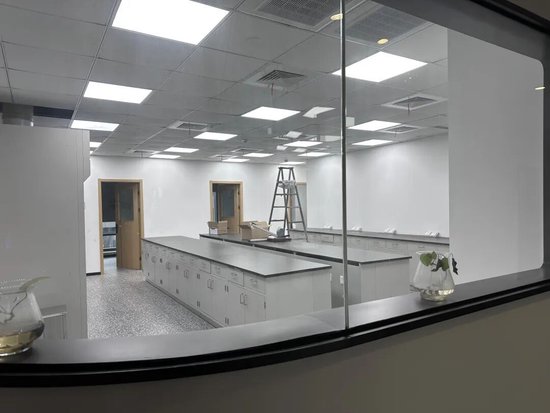 肿瘤药断供数月,患者“自费1万多元1瓶还买不到”!知名药企大门被贴封条,部分办公室已清空 第5张 肿瘤药断供数月,患者“自费1万多元1瓶还买不到”!知名药企大门被贴封条,部分办公室已清空 第5张